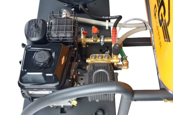 Premium benzínový vysokotlakový čistič GP500, s motorem Briggs&Stratton, 6.5 HP, 3200 PSI/ 220 bar, s nádrží na vodu 500L